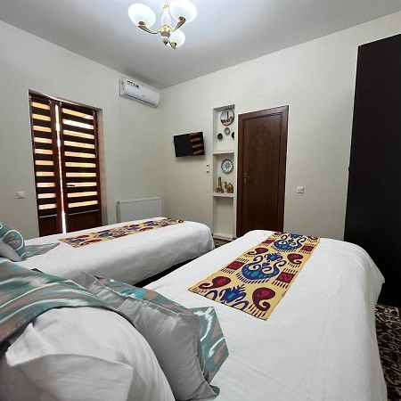 Old Safari Golden Location Guest House Бухара Екстер'єр фото