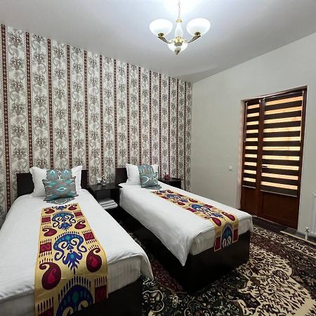 Old Safari Golden Location Guest House Бухара Екстер'єр фото