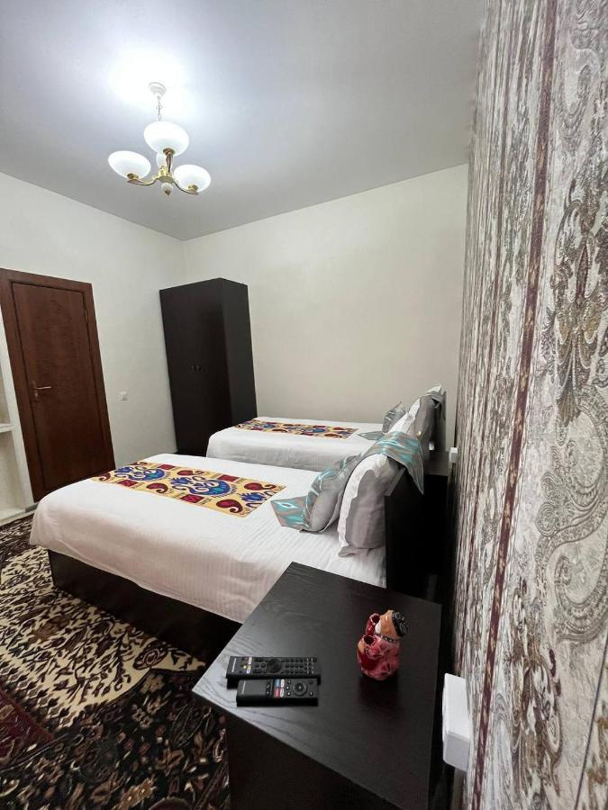 Old Safari Golden Location Guest House Бухара Екстер'єр фото