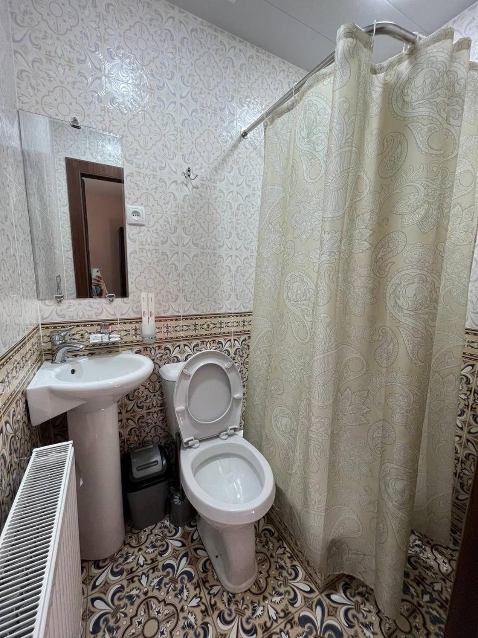Old Safari Golden Location Guest House Бухара Екстер'єр фото